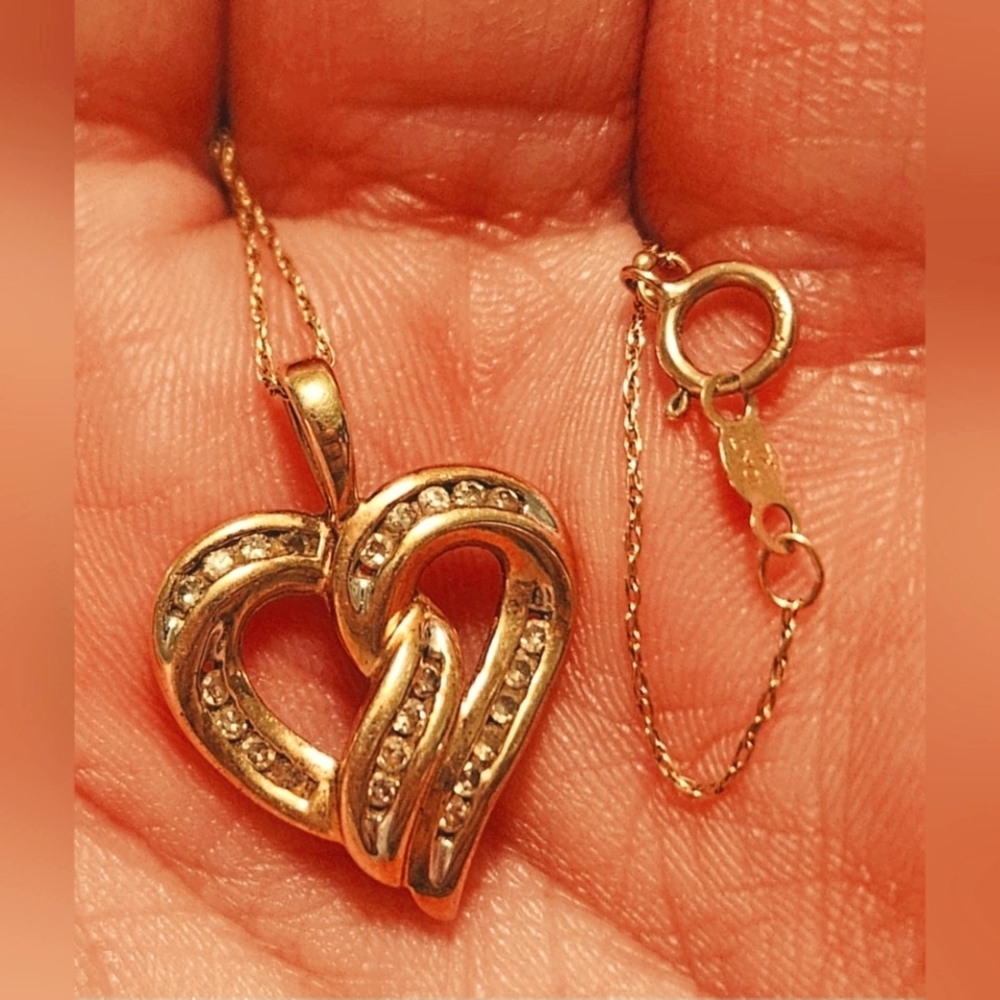 10KT Forever Diamond Yellow Gold Pave Diamond Twisted Heart Pendant Necklace 20" - Picture 7 of 16